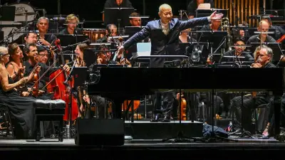 Joe Hisaishi triomphe aux arènes de Nîmes avec un concert envoûtant