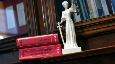 Le fils de la victime agresse le condamné à la sortie du tribunal