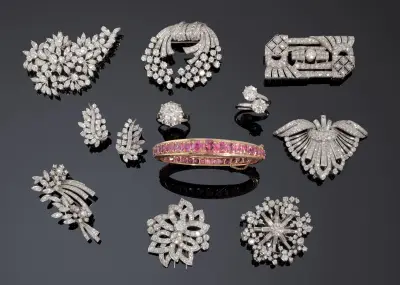 Les 1 500 bijoux de Jacqueline Jenner exposés à Paris