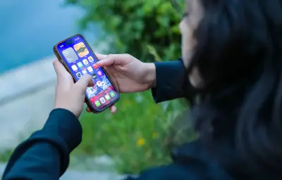 Les smartphones réduisent les relations sexuelles et la fécondité