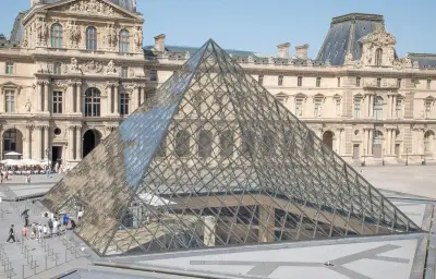 Louvre : un musée « à bout de souffle » face à un mur d'investissements
