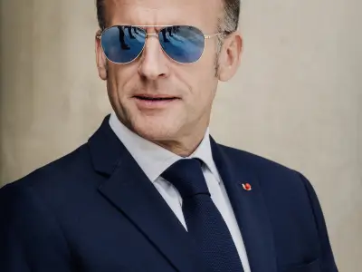 Lunettes de Macron : le symbole d'un nouveau style présidentiel
