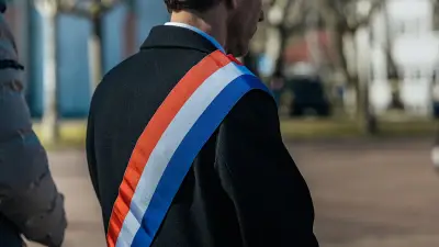 Maire de Clermont-Ferrand porte plainte pour menace de mort après une affiche « mort ou vif »