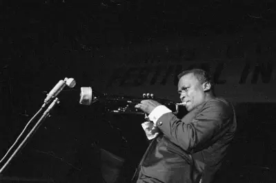 Miles Davis à Jazz à Juan : 4 concerts mythiques pour son centenaire