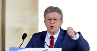 Mélenchon promet un Smic à 1 700 euros net en 2027