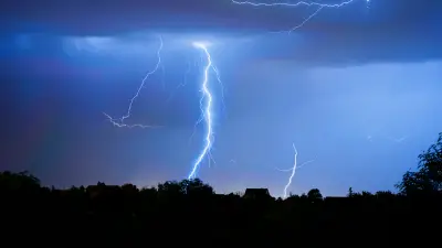 Orages violents en Aveyron : vigilance orange, rafales à 120 km/h attendues