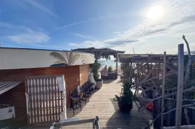 Plage privée azuréenne fermée va rouvrir grâce à une procédure d'urgence municipale