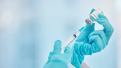 Première mondiale : un vaccin universel conçu par IA testé sur l'humain