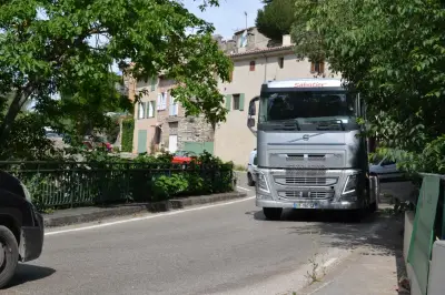 Près de Saint-Maximin, un maire interdit les poids lourds mais le préfet refuse