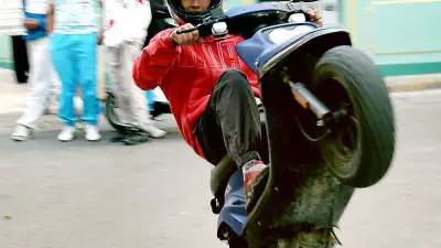 Rodéo nocturne à Sète : un jeune motard de 18 ans interpellé