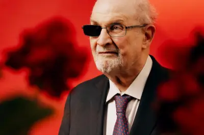 Salman Rushdie : « Je me suis approché de la mort autant qu’on le peut »