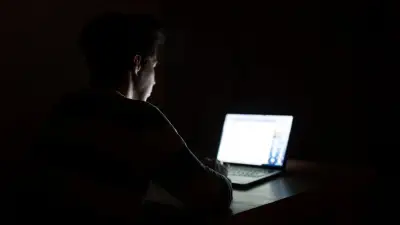 Sénat alerte sur la montée des mouvances masculinistes en France