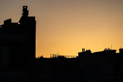 Stratagèmes pour dormir au frais : hamac, terrasse, hôtel