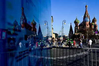 Étau numérique en Russie : un jeune exilé témoigne
