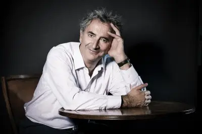 Théâtre de Grasse : une saison 2026-2027 audacieuse avec Vincent Dedienne, Ariane Ascaride et François Morel