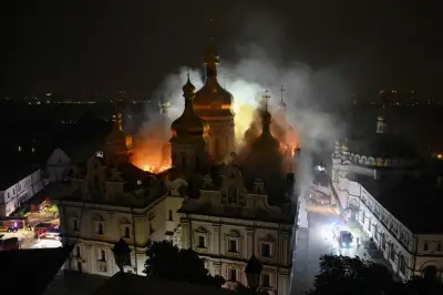 Ukraine : neuf morts dans des frappes russes, cathédrale orthodoxe en feu à Kiev