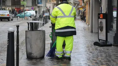 Un riverain frappe un agent municipal avec un seau à Clermont-l'Hérault