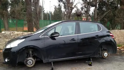 Vols d'accessoires auto : un toutes les 3 minutes en France