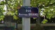 À 90 ans, il force la mairie à corriger une plaque de rue erronée en quelques heures