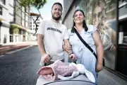 Amélia, 2 ans, lutte contre une maladie rare : le combat de ses parents à Nice