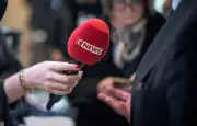 Canal+ dénonce une décision politique contre CNews et craint sa fermeture