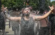 Canicule: 49 départements en rouge, rapport Lyhanna, Bleus