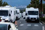 Cent caravanes s'installent à La Crau, expulsion engagée