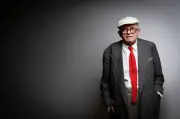Décès du peintre David Hockney : une légende s'éteint
