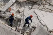 Effondrement d'un immeuble à Athènes : recherches en cours