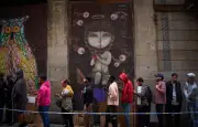Espagne: le marathon de la régularisation des immigrés à Barcelone