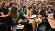 Frais universitaires : vers un quintuplement à 900 € en licence et 1 300 € en master