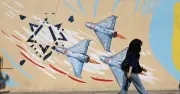 Iran frappe deux bases aériennes en Israël, la trêve vole en éclats