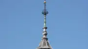 Le maire bloqué dans une nacelle à 25 mètres en inaugurant le coq de l'église