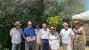 Louise Jean fête ses 100 ans aux Embruscalles avec un figuier offert par le maire
