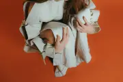 Luns, jeune chanteuse azuréenne, tourne son clip à Antibes