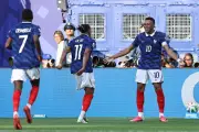Mbappé et Olise en feu : les Bleus écrasent la Suède 3-0