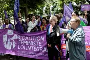 Militantes demandent l'accélération d'une loi contre les violences faites aux femmes et aux enfants