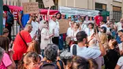 Nouveau rassemblement en blanc à Nîmes après le meurtre de Lyhanna