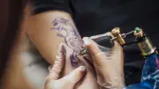 Occitanie : un tatoueur accusé d'escroquerie par 25 clients