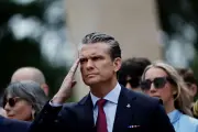 Pete Hegseth compare immigration à la Seconde Guerre mondiale sur les plages du Débarquement
