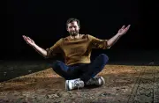 Pièce d'Alexis Michalik annulée à Castres : reprogrammée en janvier 2027