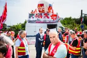 À Poissy, Bompard dénonce les méthodes de voyous de Stellantis