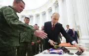 Poutine hausse le ton face aux drones ukrainiens, la Suède met en garde contre une attaque russe