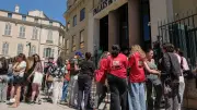Procès Jeremstar : ses soutiens se rassemblent devant le tribunal de Nîmes
