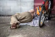 Près de 930 morts sans abri en France en 2025, la région Paca durement touchée