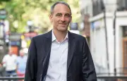 Présidentielle 2027 : Glucksmann retarde son entrée en campagne