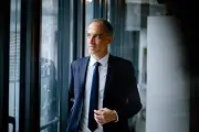 Raphaël Glucksmann : reprendre la fierté nationale à l'extrême droite