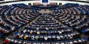 « Renvoyez-les » : des élus d'extrême droite hués au Parlement européen