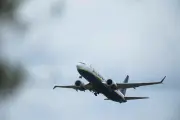 Ryanair cède et offre des sièges gratuits aux familles après enquête