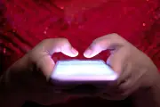 Smartphone : un facteur clé dans la baisse du taux de fécondité selon deux études